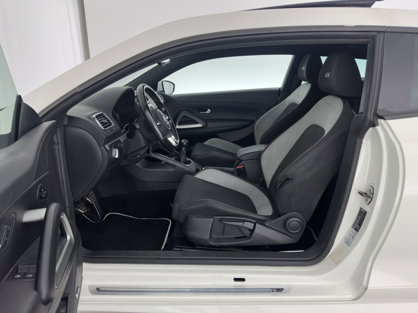 Volkswagen Scirocco 1.4 TSI R-Line *PANO | XENON | SPORT-SEATS | NAVI-FULLMAP | ECC | PDC | CRUISE | 17''ALU*