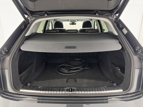 Audi e-tron 55 quattro Business edition Plus 95 kWh [ 3-Fase ] (INCL-BTW) *PANO | LUXURY-LEATHER | ADAPTIVE-CRUISE | FULL-LED | DIGI-COCKPIT | KEYLESS | MEMORY-PACK | CAMERA | NAVI-FULLMAP | SHIFT-PADDLES | DAB+ | COMFORT-SEATS | 20''ALU*