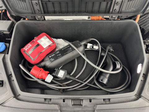 Audi e-tron 55 quattro Business edition Plus 95 kWh [ 3-Fase ] (INCL-BTW) *PANO | LUXURY-LEATHER | ADAPTIVE-CRUISE | FULL-LED | DIGI-COCKPIT | KEYLESS | MEMORY-PACK | CAMERA | NAVI-FULLMAP | SHIFT-PADDLES | DAB+ | COMFORT-SEATS | 20''ALU*