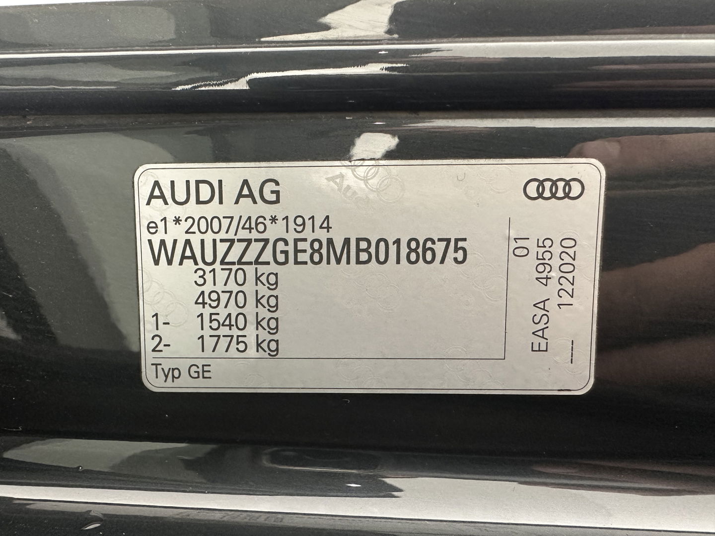 Audi e-tron 55 quattro Business edition Plus 95 kWh [ 3-Fase ] (INCL-BTW) *PANO | LUXURY-LEATHER | ADAPTIVE-CRUISE | FULL-LED | DIGI-COCKPIT | KEYLESS | MEMORY-PACK | CAMERA | NAVI-FULLMAP | SHIFT-PADDLES | DAB+ | COMFORT-SEATS | 20''ALU*