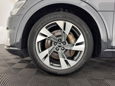 Audi e-tron 55 quattro Business edition Plus 95 kWh [ 3-Fase ] (INCL-BTW) *PANO | LUXURY-LEATHER | ADAPTIVE-CRUISE | FULL-LED | DIGI-COCKPIT | KEYLESS | MEMORY-PACK | CAMERA | NAVI-FULLMAP | SHIFT-PADDLES | DAB+ | COMFORT-SEATS | 20''ALU*