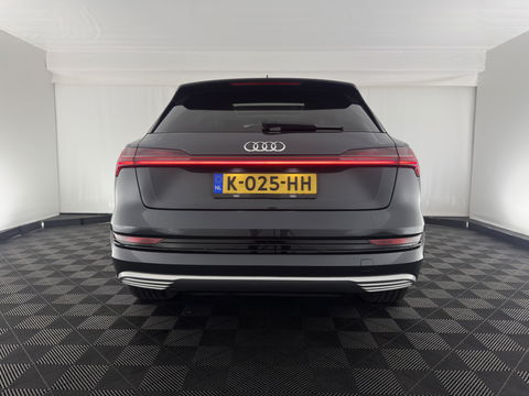 Audi e-tron 55 quattro Business edition Plus 95 kWh [ 3-Fase ] (INCL-BTW) *PANO | LUXURY-LEATHER | ADAPTIVE-CRUISE | FULL-LED | DIGI-COCKPIT | KEYLESS | MEMORY-PACK | CAMERA | NAVI-FULLMAP | SHIFT-PADDLES | DAB+ | COMFORT-SEATS | 20''ALU*