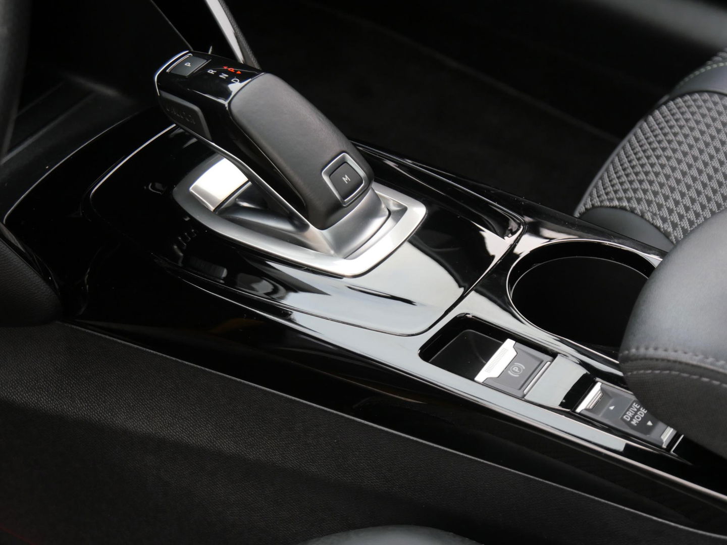 Peugeot 208 1.2 GT-LINE/ PANORAMADAK/ KEYLESS/ NL-AUTO VAN 1STE EIGENAAR