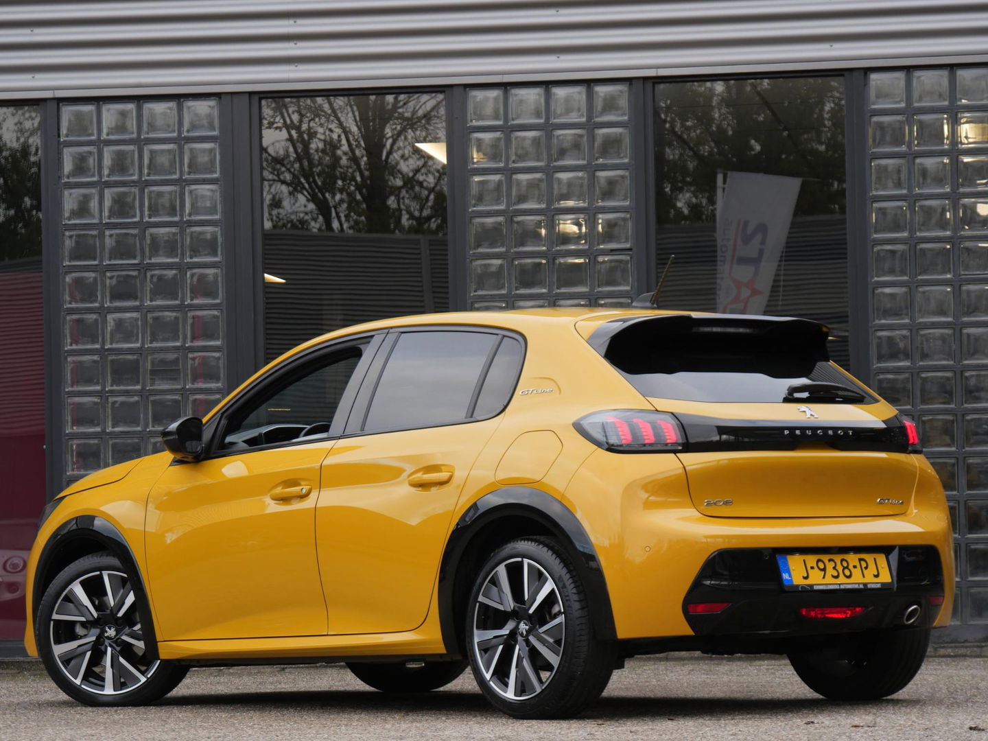 Peugeot 208 1.2 GT-LINE/ PANORAMADAK/ KEYLESS/ NL-AUTO VAN 1STE EIGENAAR