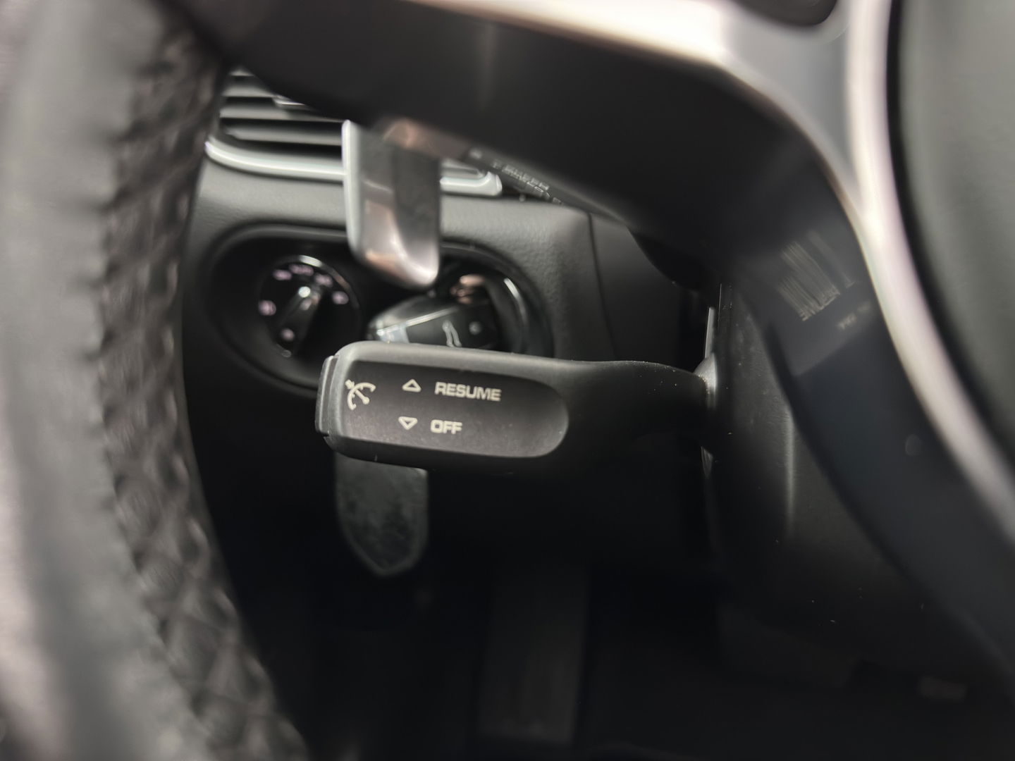 Porsche Macan 3.0 S Aut. *PANO | LUXURY-LEATHER | XENON | SPORT-CHRONO-PACK | MEMORY-PACK | BOSE-SOUND | AIR-SUSPENSION | HEATED-COMFORTSEATS | CAMERA | NAVI-FULLMAP | PRIVACY-GLASS | SHIFT-PADDLES | 21''ALU*