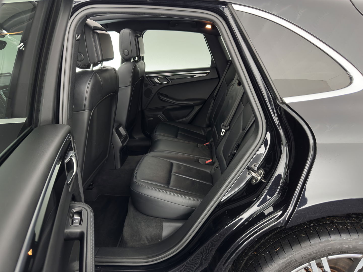 Porsche Macan 3.0 S Aut. *PANO | LUXURY-LEATHER | XENON | SPORT-CHRONO-PACK | MEMORY-PACK | BOSE-SOUND | AIR-SUSPENSION | HEATED-COMFORTSEATS | CAMERA | NAVI-FULLMAP | PRIVACY-GLASS | SHIFT-PADDLES | 21''ALU*