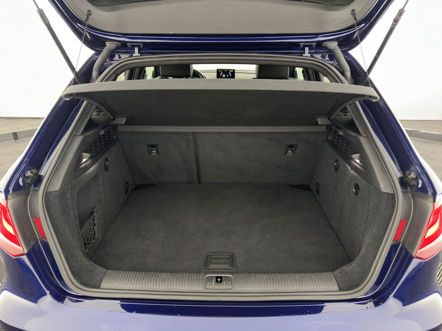 Audi A3 Sportback 2.0 TFSI S3 quattro Pro Line Plus Aut. *LUXURY-LEATHER | XENON | ADAPTIVE-CRUISE | BANG&OLUFSEN | NAVI-FULLMAP | HEATED-SPORTSEATS | SHIFT-PADDLES | PRIVACY-GLASS | NAVI-FULLMAP | ECC | PDC | CRUISE | 19''ALU*