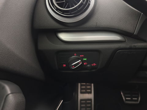 Audi A3 Sportback 2.0 TFSI S3 quattro Pro Line Plus Aut. *LUXURY-LEATHER | XENON | ADAPTIVE-CRUISE | BANG&OLUFSEN | NAVI-FULLMAP | HEATED-SPORTSEATS | SHIFT-PADDLES | PRIVACY-GLASS | NAVI-FULLMAP | ECC | PDC | CRUISE | 19''ALU*