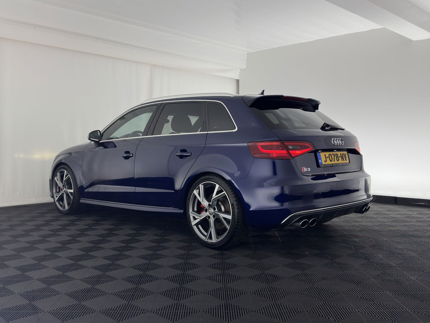 Audi S3 Sportback 2.0 TFSI S3 Quattro Pro Line Plus Aut. *LUXURY-LEATHER | BI-XENON | ADAPTIVE-CRUISE | BANG&OLUFSEN | NAVI-FULLMAP | HEATED-SPORTSEATS | SHIFT-PADDLES | PRIVACY-GLASS | ECC | PDC | 19''ALU*