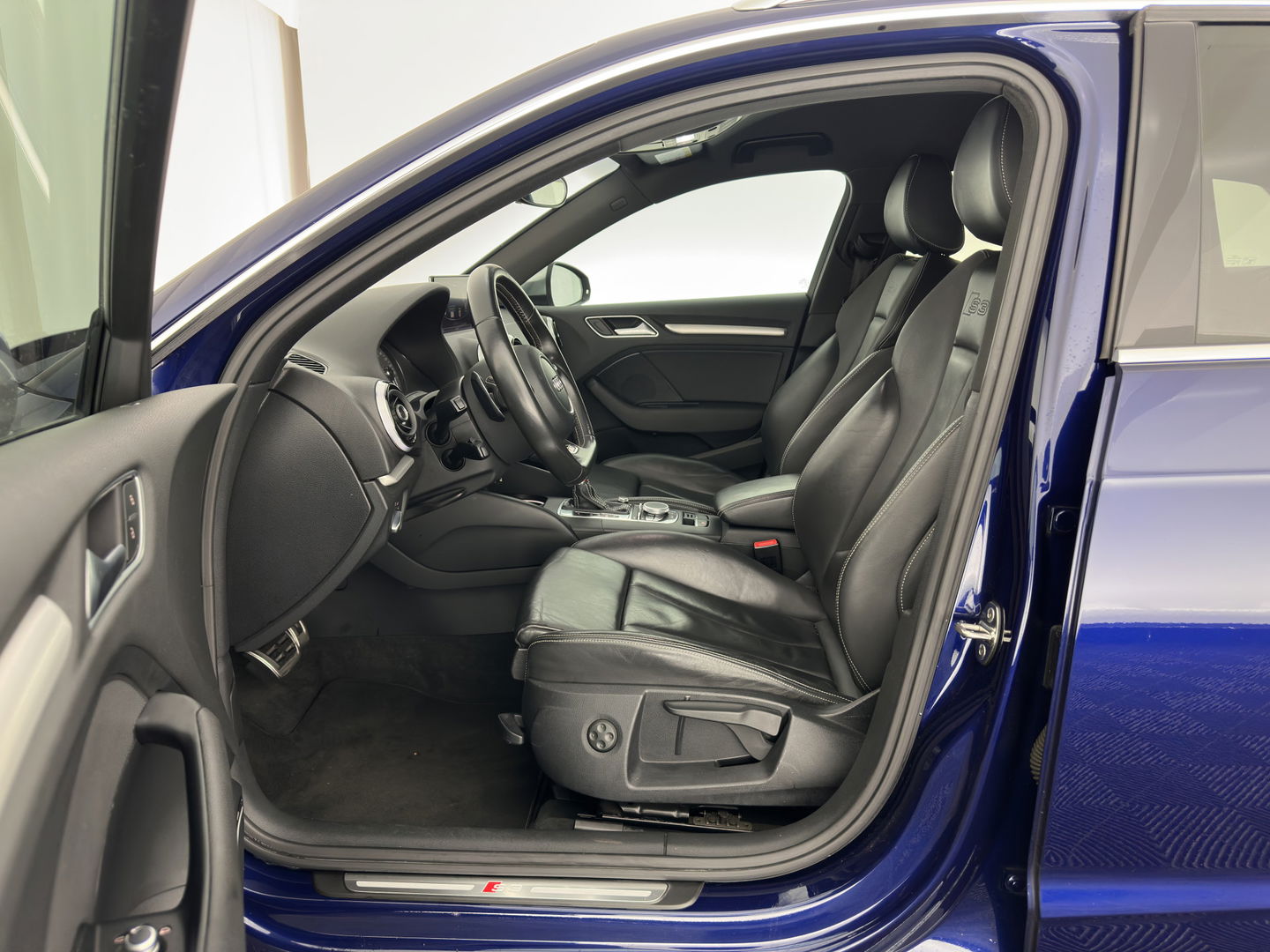 Audi S3 Sportback 2.0 TFSI S3 Quattro Pro Line Plus Aut. *LUXURY-LEATHER | BI-XENON | ADAPTIVE-CRUISE | BANG&OLUFSEN | NAVI-FULLMAP | HEATED-SPORTSEATS | SHIFT-PADDLES | PRIVACY-GLASS | ECC | PDC | 19''ALU*