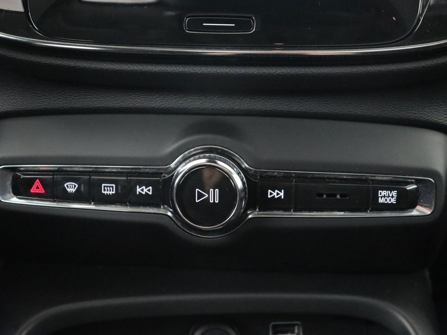 Volvo XC40 1.5 T5 Recharge Business Pro | Panoramadak | Adaptive cruise | Camera | Carplay | Half leder | Navigatie | Full LED | PHEV | Plug In