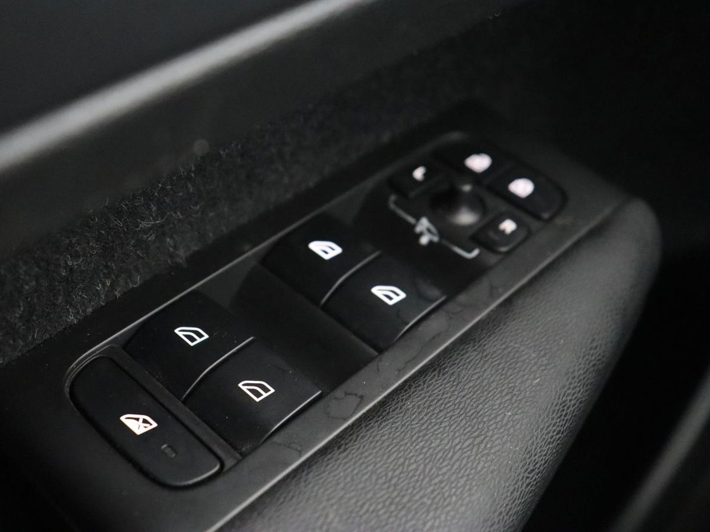 Volvo XC40 1.5 T5 Recharge Business Pro | Panoramadak | Adaptive cruise | Camera | Carplay | Half leder | Navigatie | Full LED | PHEV | Plug In