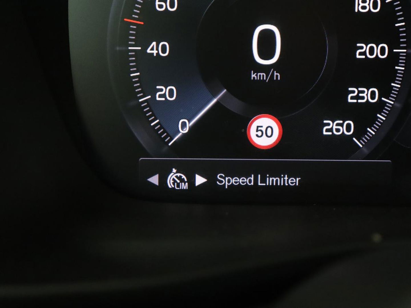 Volvo XC40 1.5 T5 Recharge Business Pro | Panoramadak | Adaptive cruise | Camera | Carplay | Half leder | Navigatie | Full LED | PHEV | Plug In