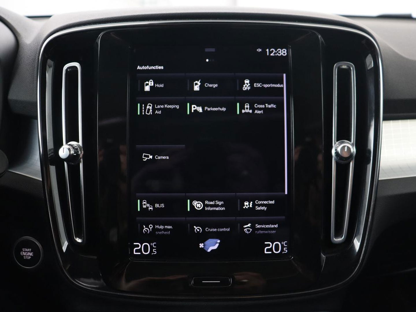 Volvo XC40 1.5 T5 Recharge Business Pro | Panoramadak | Adaptive cruise | Camera | Carplay | Half leder | Navigatie | Full LED | PHEV | Plug In