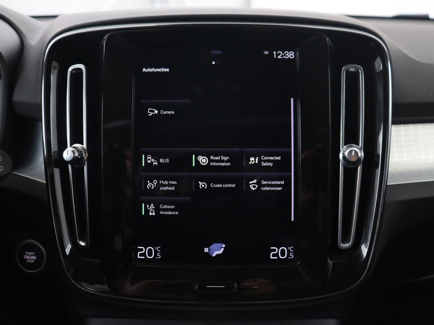 Volvo XC40 1.5 T5 Recharge Business Pro | Panoramadak | Adaptive cruise | Camera | Carplay | Half leder | Navigatie | Full LED | PHEV | Plug In