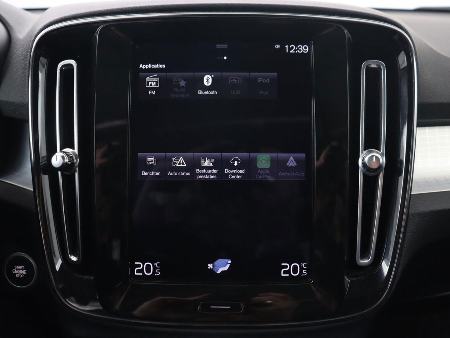 Volvo XC40 1.5 T5 Recharge Business Pro | Panoramadak | Adaptive cruise | Camera | Carplay | Half leder | Navigatie | Full LED | PHEV | Plug In