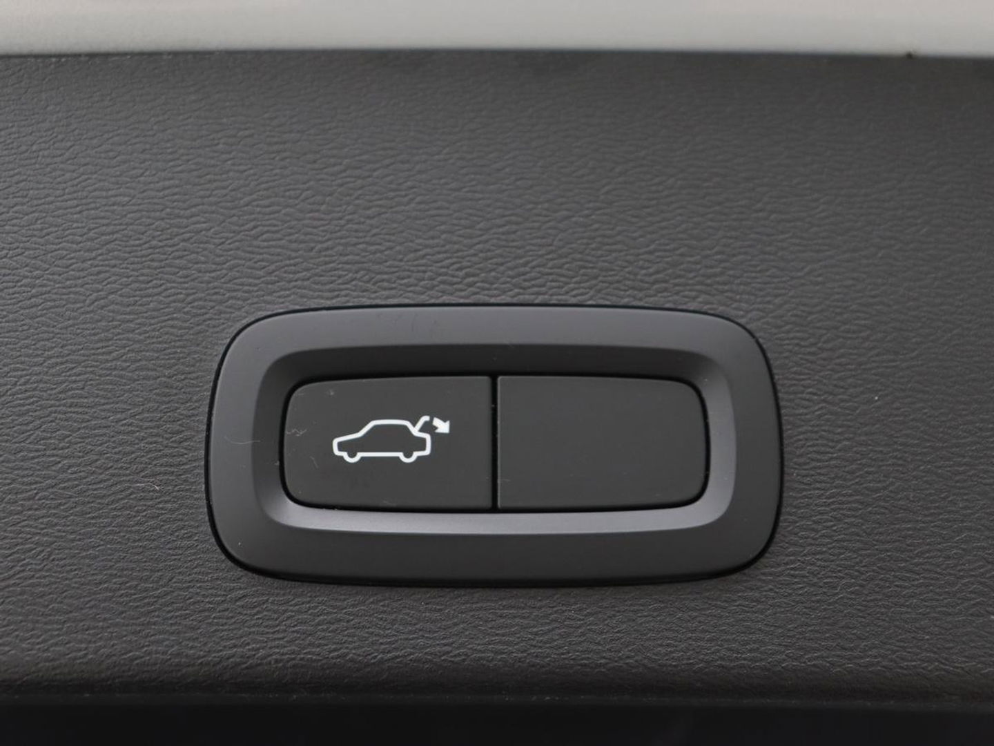 Volvo XC40 1.5 T5 Recharge Business Pro | Panoramadak | Adaptive cruise | Camera | Carplay | Half leder | Navigatie | Full LED | PHEV | Plug In