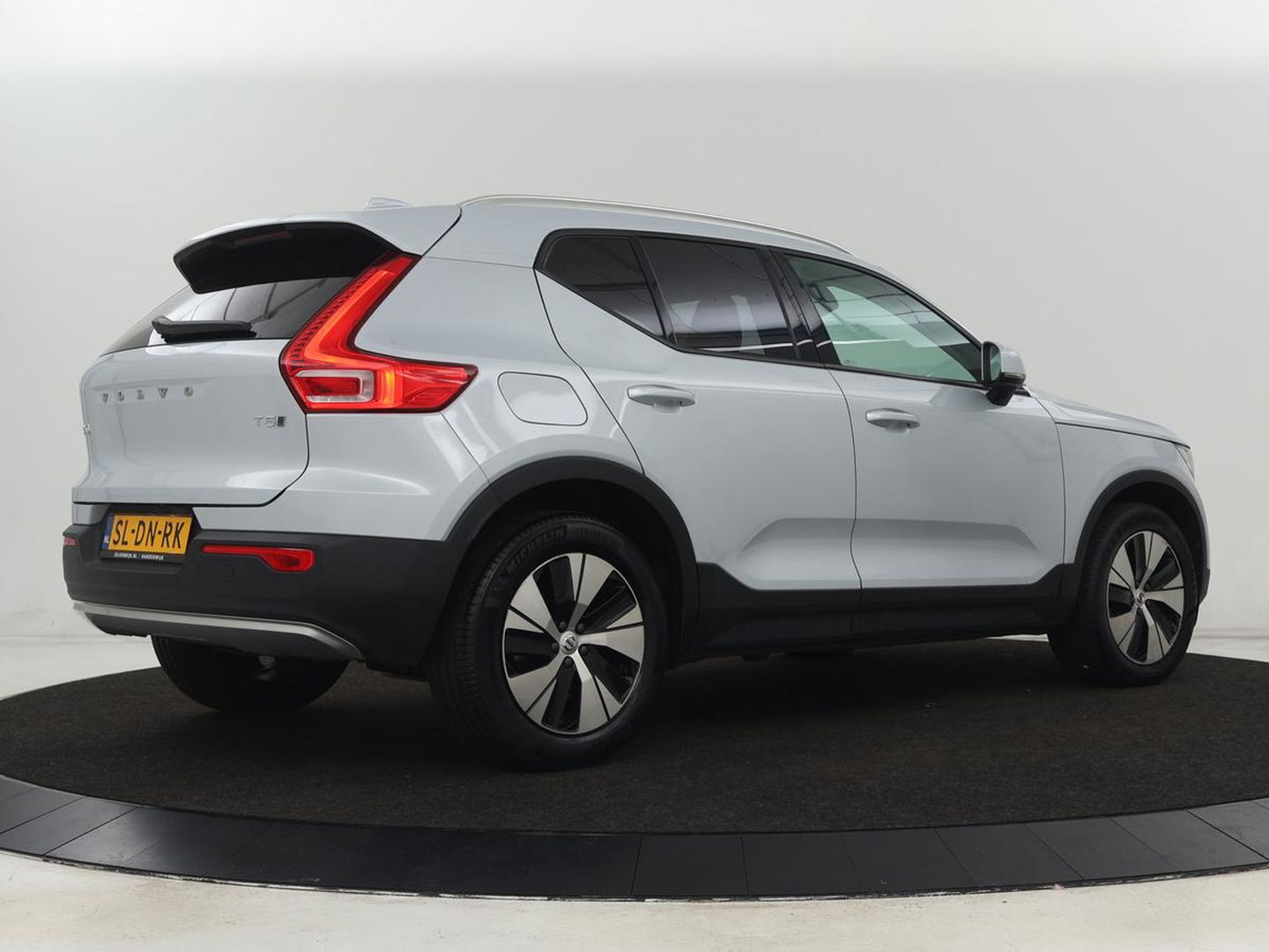 Volvo XC40 1.5 T5 Recharge Business Pro | Panoramadak | Adaptive cruise | Camera | Carplay | Half leder | Navigatie | Full LED | PHEV | Plug In