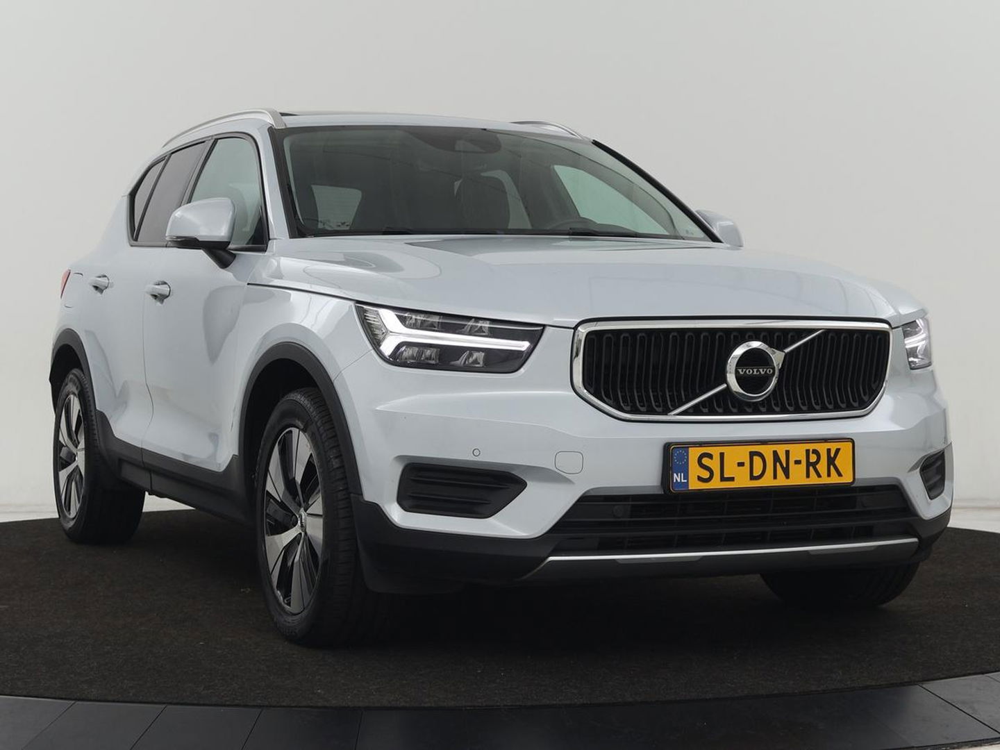 Volvo XC40 1.5 T5 Recharge Business Pro | Panoramadak | Adaptive cruise | Camera | Carplay | Half leder | Navigatie | Full LED | PHEV | Plug In