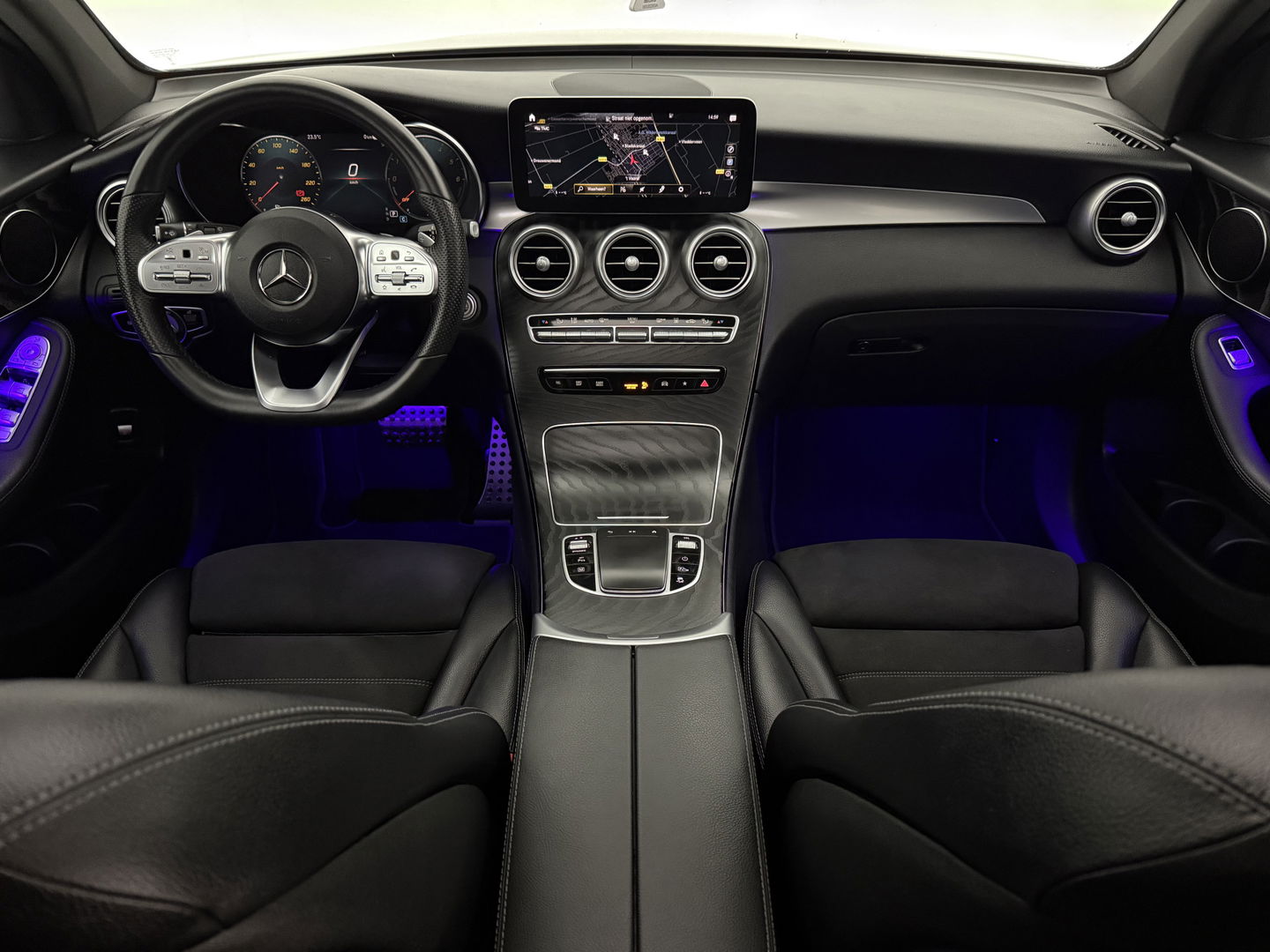 Mercedes-Benz GLC 300de 4MATIC Business Solution AMG | 306PK | Pano | Sfeerverl. | Camera | Virtual | Carplay | El.Trekh. | LED l Keyless