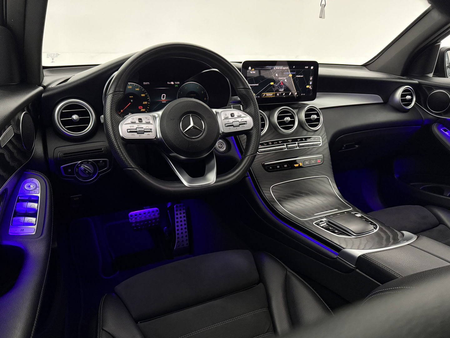 Mercedes-Benz GLC 300de 4MATIC Business Solution AMG | 306PK | Pano | Sfeerverl. | Camera | Virtual | Carplay | El.Trekh. | LED l Keyless