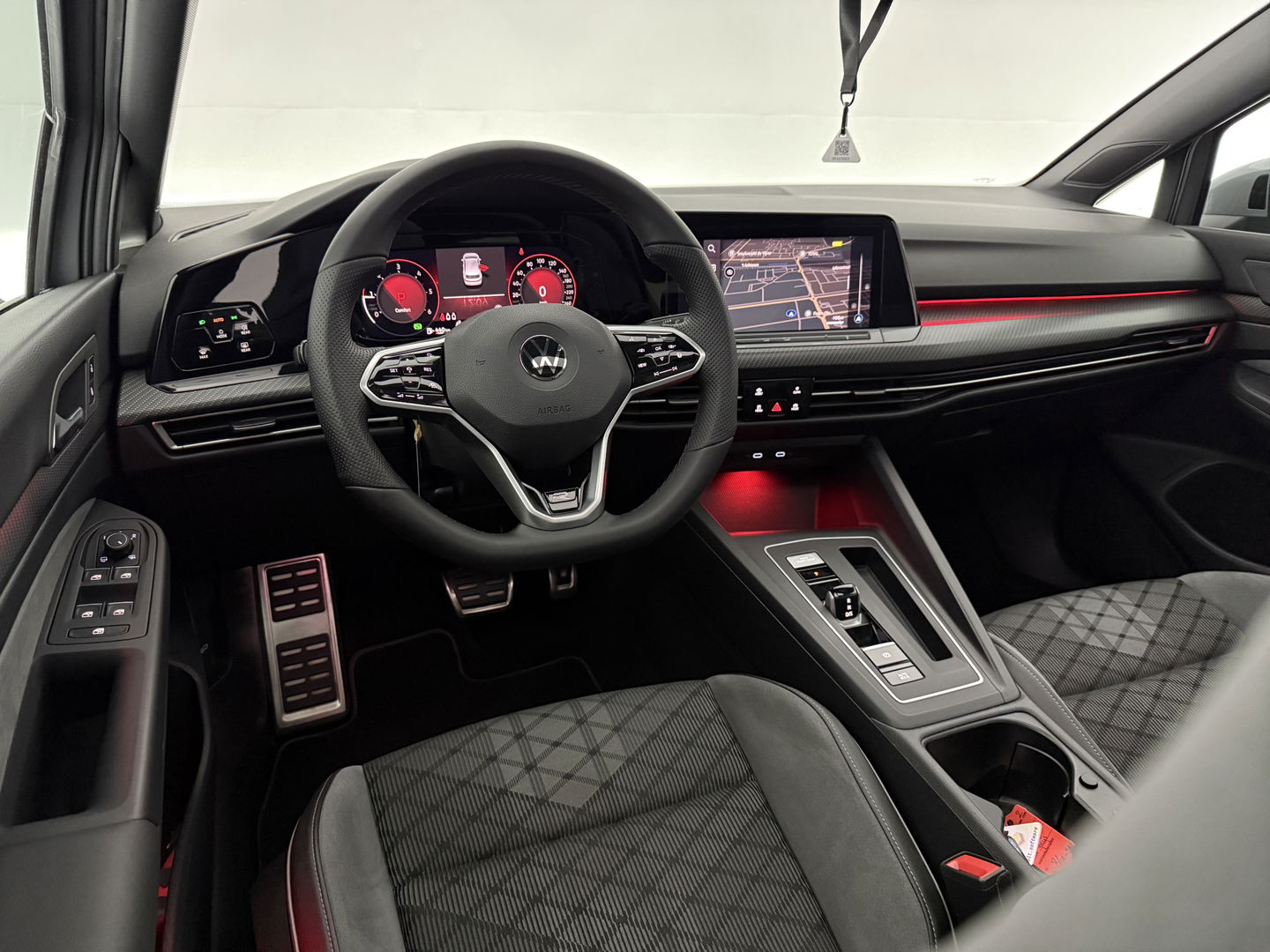 Volkswagen Golf 2.0 TDI R-Line | Pano | Sfeer | Virtual | Camera | Carplay | Stoel/Stuur verw. | NAP