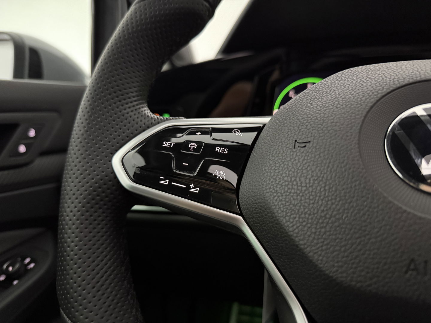 Volkswagen Golf 2.0 TDI R-Line | Pano | Sfeer | Virtual | Camera | Carplay | Stoel/Stuur verw. | NAP