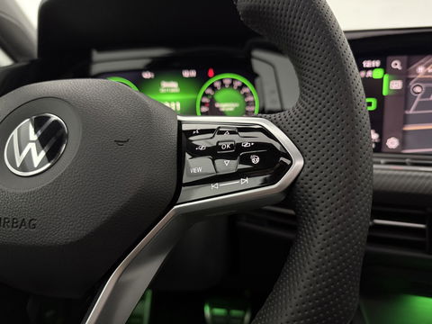Volkswagen Golf 2.0 TDI R-Line | Pano | Sfeer | Virtual | Camera | Carplay | Stoel/Stuur verw. | NAP