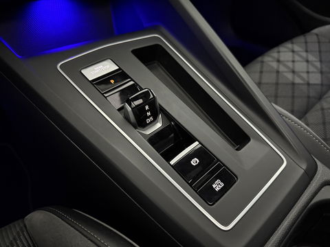 Volkswagen Golf 2.0 TDI R-Line | Pano | Sfeer | Virtual | Camera | Carplay | Stoel/Stuur verw. | NAP