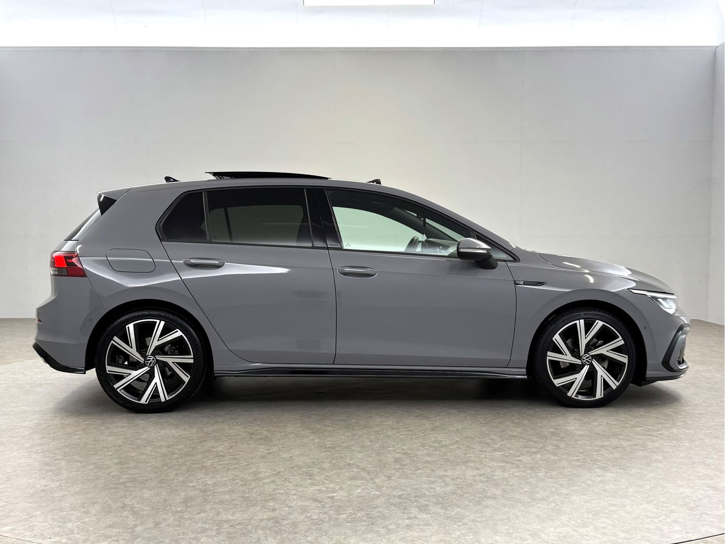 Volkswagen Golf 2.0 TDI R-Line | Pano | Sfeer | Virtual | Camera | Carplay | Stoel/Stuur verw. | NAP