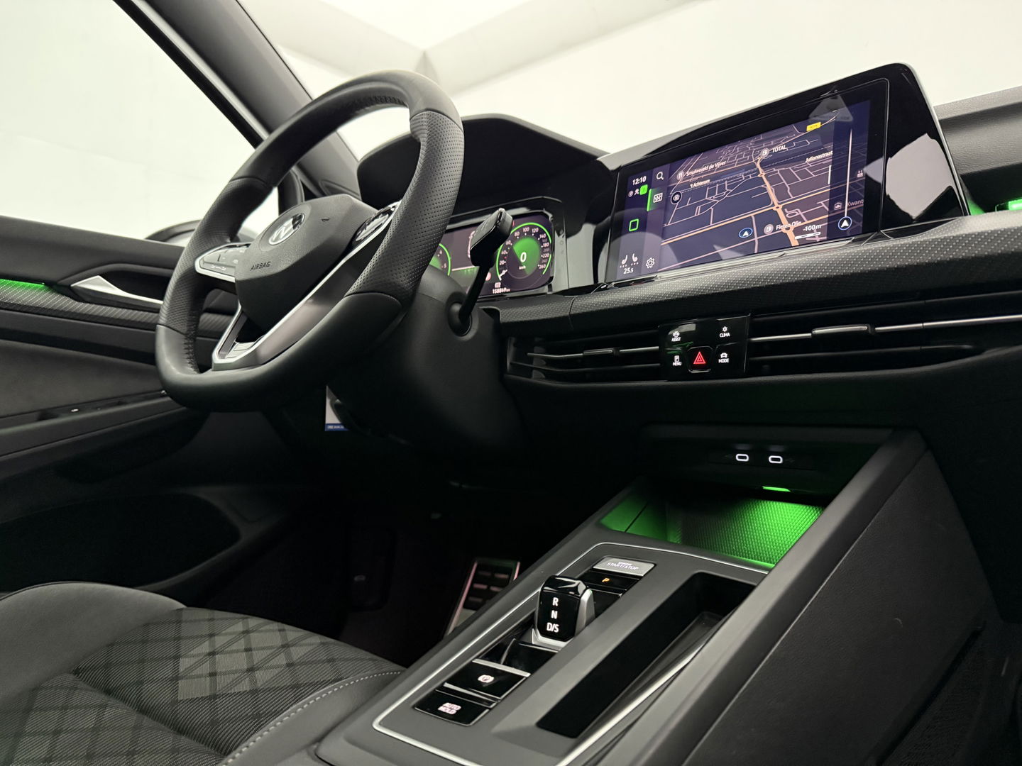 Volkswagen Golf 2.0 TDI R-Line | Pano | Sfeer | Virtual | Camera | Carplay | Stoel/Stuur verw. | NAP