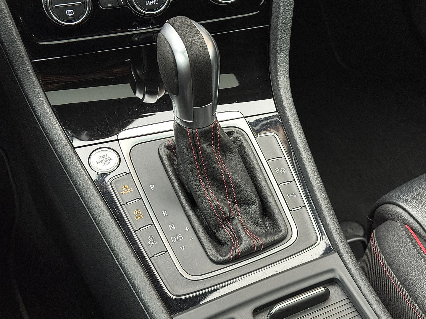 Volkswagen Golf 2.0 TSI GTI Performance | 245 PK! | Panoramadak | Dynaudio | Leder | Apple Carplay | Android Auto | Adaptieve Cruise Control | Lane Assist | Camera | Dodehoeksensor |