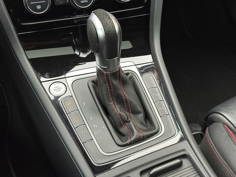 Volkswagen Golf 2.0 TSI GTI Performance | 245 PK! | Panoramadak | Dynaudio | Leder | Apple Carplay | Android Auto | Adaptieve Cruise Control | Lane Assist | Camera | Dodehoeksensor |