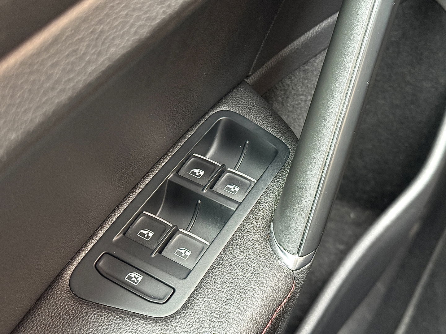 Volkswagen Golf 2.0 TSI GTI Performance | 245 PK! | Panoramadak | Dynaudio | Leder | Apple Carplay | Android Auto | Adaptieve Cruise Control | Lane Assist | Camera | Dodehoeksensor |