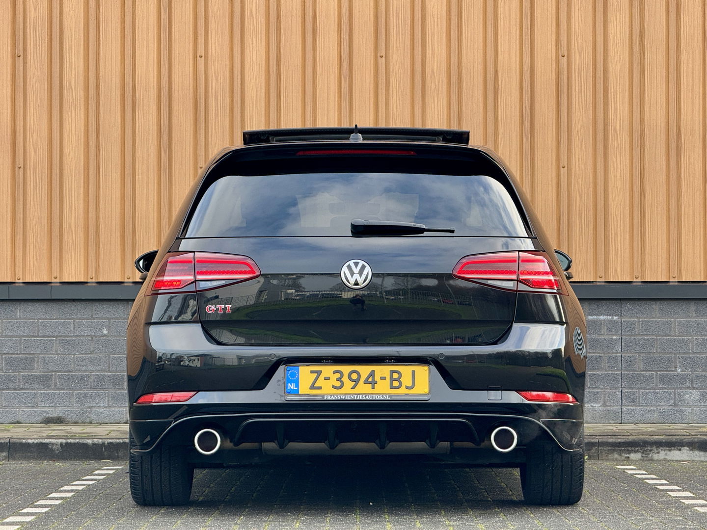 Volkswagen Golf 2.0 TSI GTI Performance | 245 PK! | Panoramadak | Dynaudio | Leder | Apple Carplay | Android Auto | Adaptieve Cruise Control | Lane Assist | Camera | Dodehoeksensor |