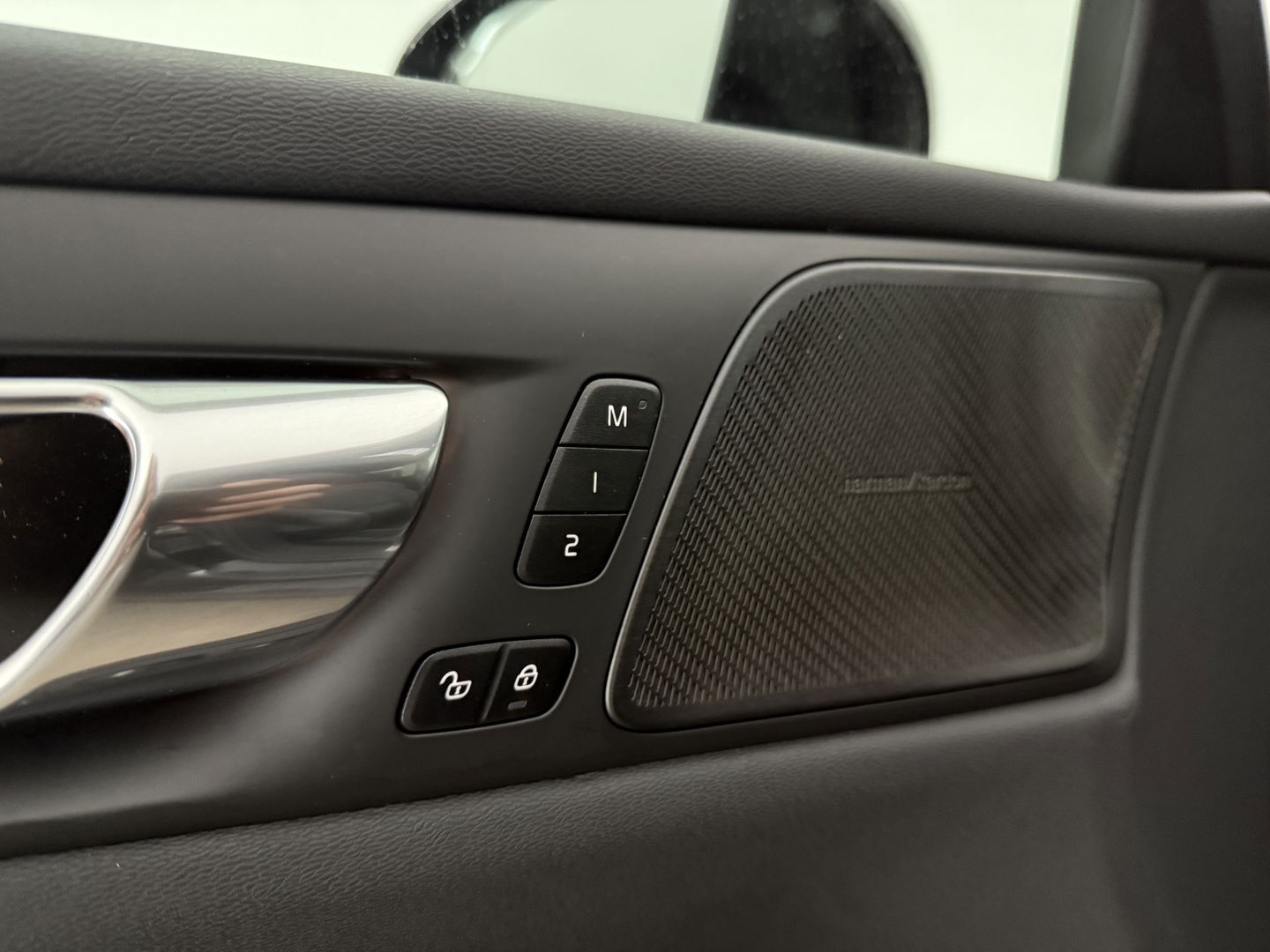 Volvo V60 2.0 T6 Recharge 340PK AWD R-Design | Pano | H/K | Virtual | Carplay | Memory | Camera | Stoel/Stuurverw. | Keyless | NAP