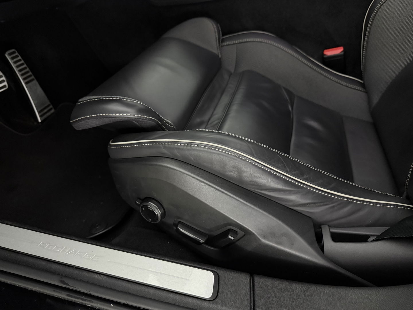 Volvo V60 2.0 T6 Recharge 340PK AWD R-Design | Pano | H/K | Virtual | Carplay | Memory | Camera | Stoel/Stuurverw. | Keyless | NAP