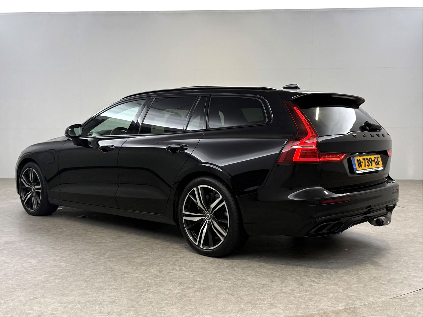 Volvo V60 2.0 T6 Recharge 340PK AWD R-Design | Pano | H/K | Virtual | Carplay | Memory | Camera | Stoel/Stuurverw. | Keyless | NAP