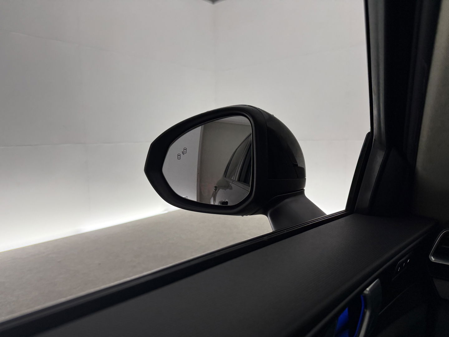 Lynk Co 01 1.5 Black Edition | SOH 93% | Pano | Sfeerverl. | 360° | Memory | Virtual | Carplay | Adap. Cruise | NAP