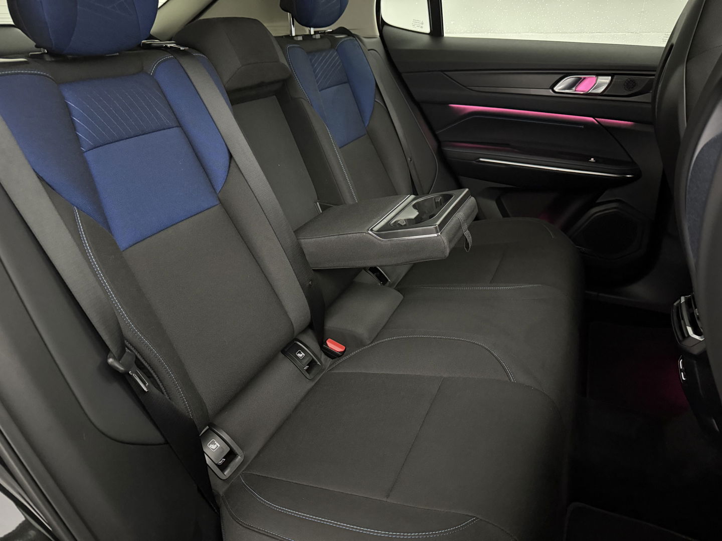 Lynk Co 01 1.5 Black Edition | SOH 93% | Pano | Sfeerverl. | 360° | Memory | Virtual | Carplay | Adap. Cruise | NAP