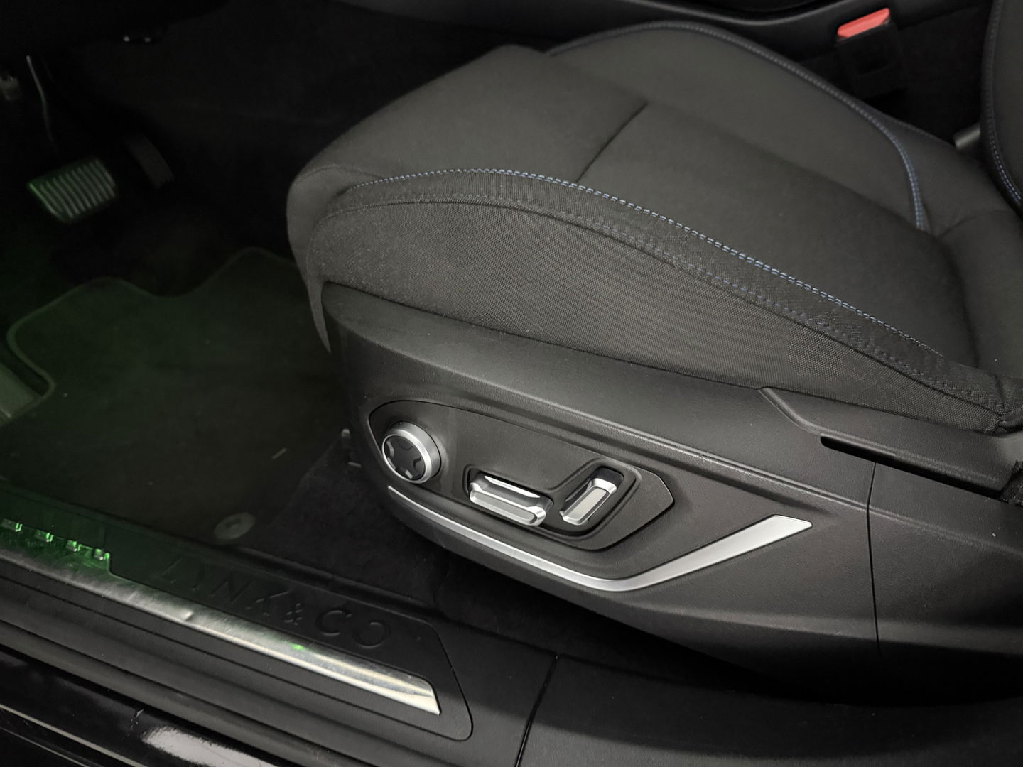 Lynk Co 01 1.5 Black Edition | SOH 93% | Pano | Sfeerverl. | 360° | Memory | Virtual | Carplay | Adap. Cruise | NAP