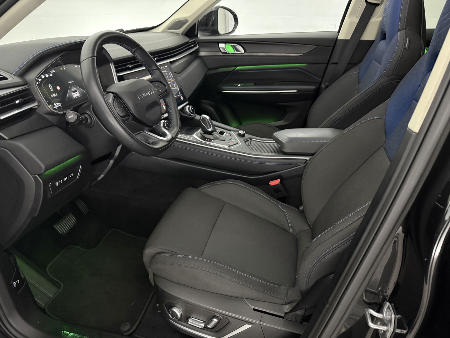 Lynk Co 01 1.5 Black Edition | SOH 93% | Pano | Sfeerverl. | 360° | Memory | Virtual | Carplay | Adap. Cruise | NAP