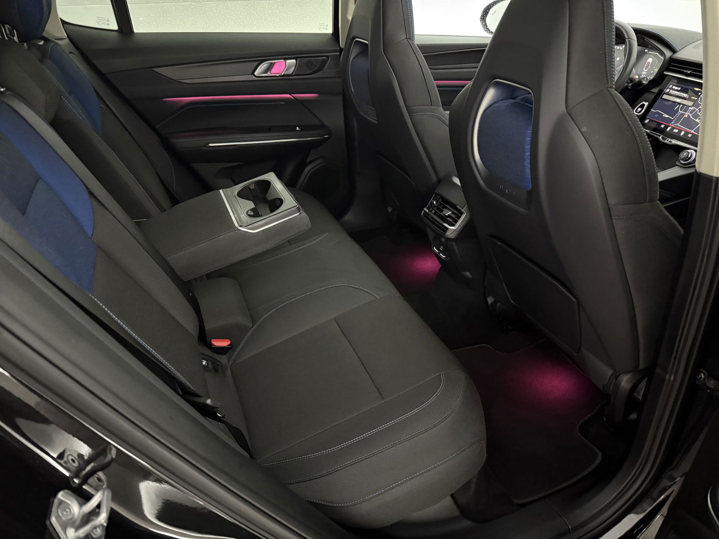 Lynk Co 01 1.5 Black Edition | SOH 93% | Pano | Sfeerverl. | 360° | Memory | Virtual | Carplay | Adap. Cruise | NAP