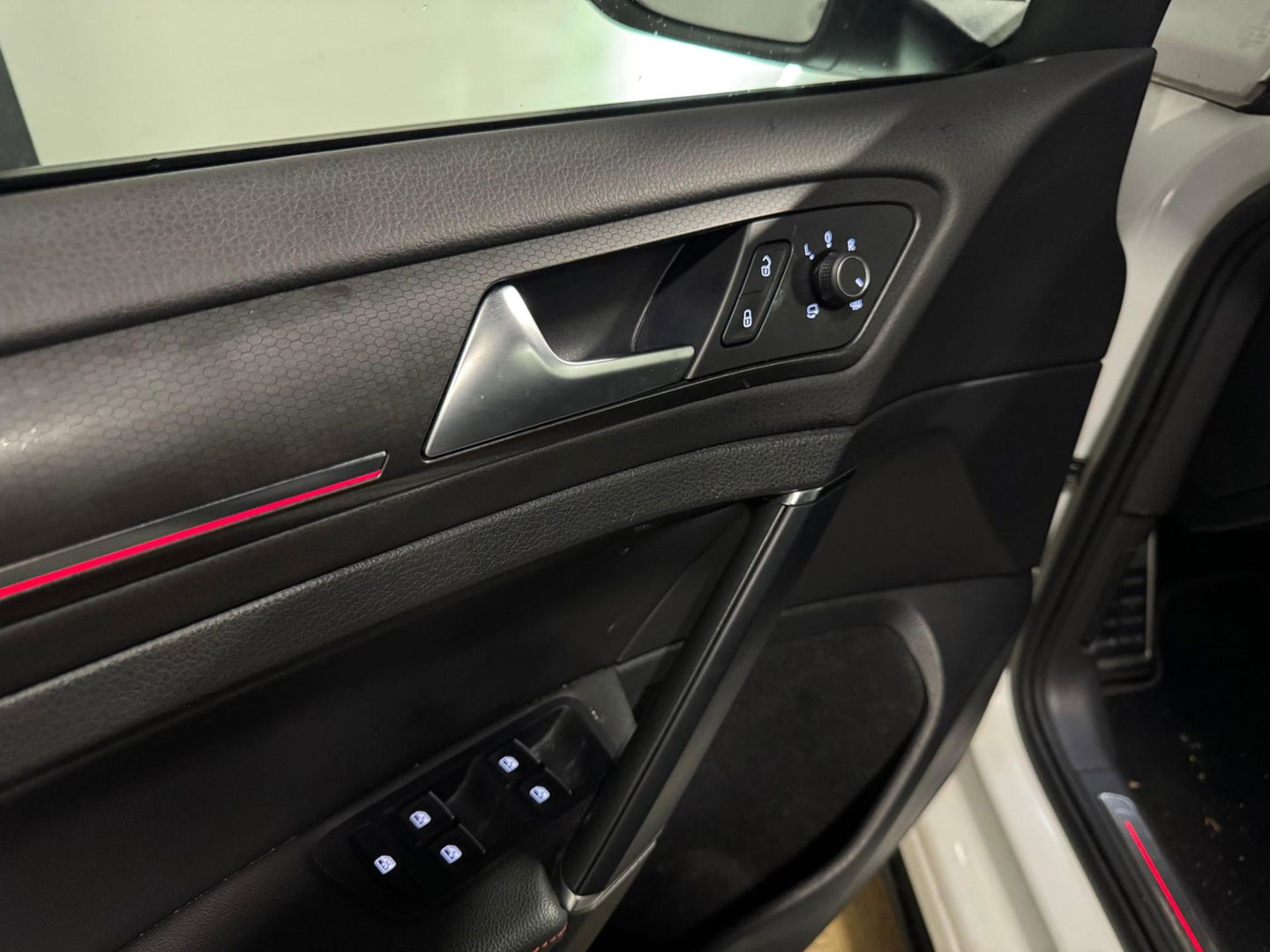 Volkswagen Golf 2.0 TSI GTI TCR PANO KEYLESS VOL'