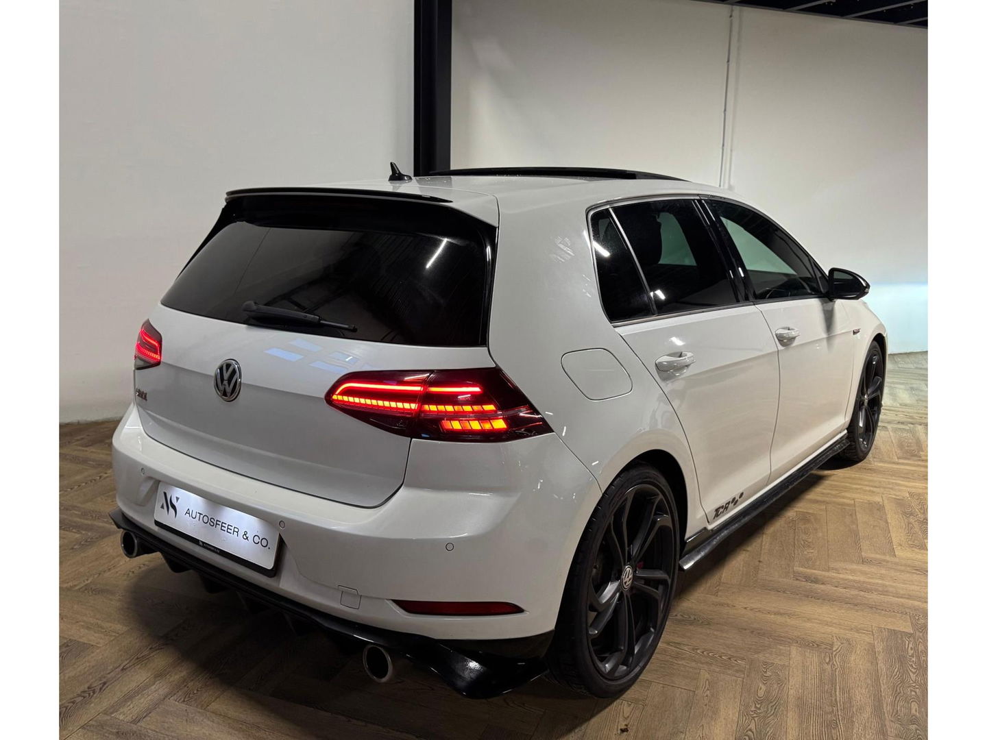 Volkswagen Golf 2.0 TSI GTI TCR PANO KEYLESS VOL'