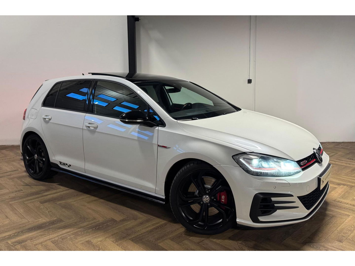 Volkswagen Golf 2.0 TSI GTI TCR PANO KEYLESS VOL'