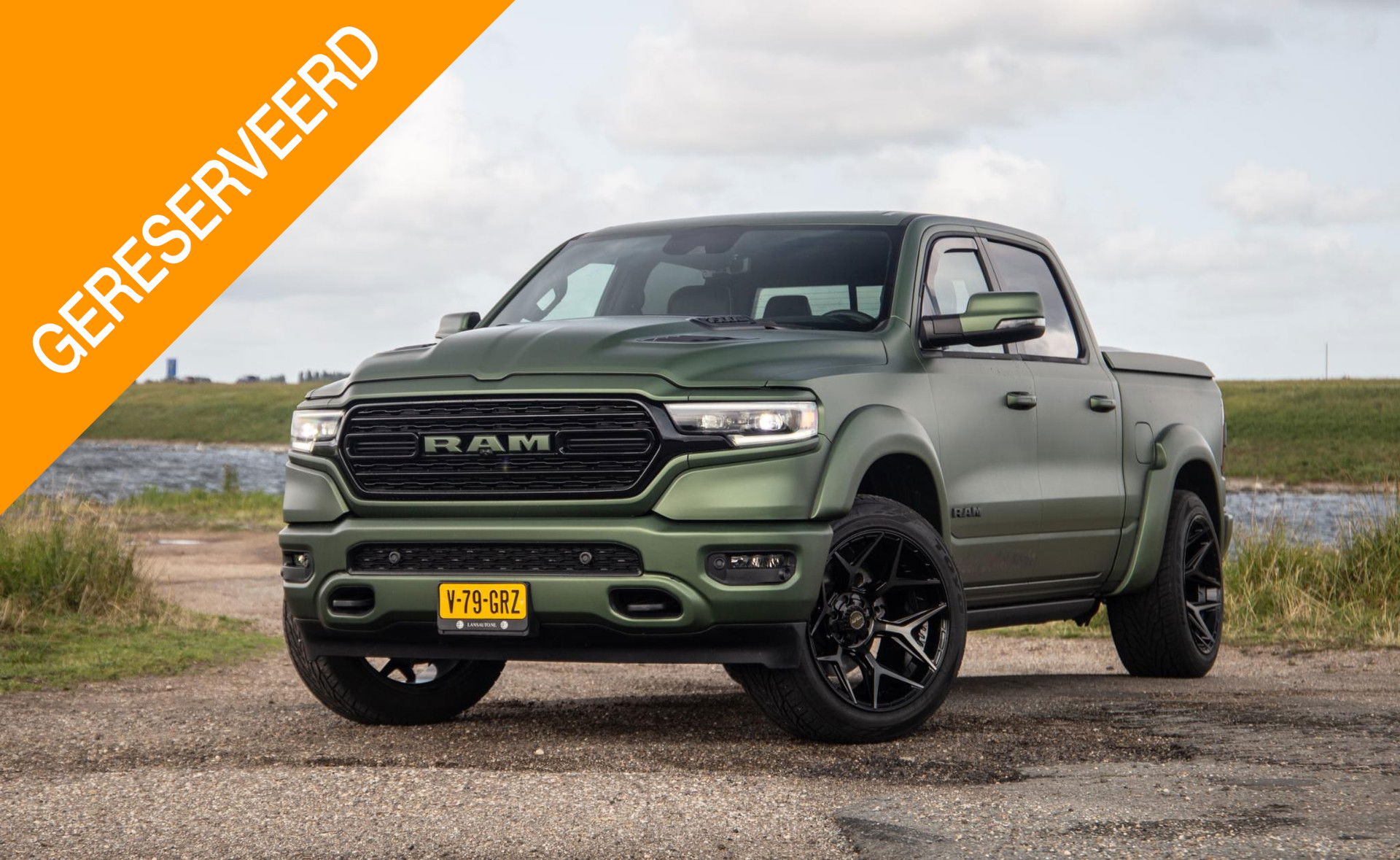 Dodge Ram Pick-Up 1500 5.7 V8 4x4 Crew Cab Limited BPM VRIJ / ALL IN PRIJS / PANO / KLEP / WIDE BODY / GARANTIE