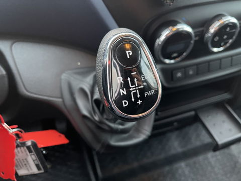 Iveco Daily 35S14V 2.3 410 L4H2 automaat / dubbel cabine 7 persoons / vaste prijs rijklaar € 29.950 ex btw / lease €/ cruise en climate control / trekhaak 3500 kg / euro 6 / bpm vrij