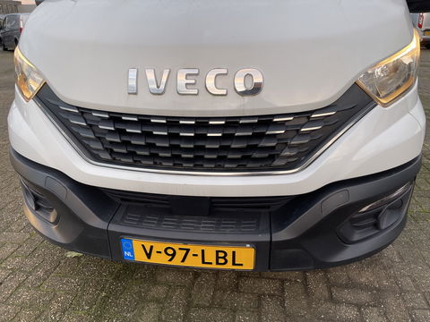 Iveco Daily 35S14V 2.3 410 L4H2 automaat / dubbel cabine 7 persoons / vaste prijs rijklaar € 29.950 ex btw / lease €/ cruise en climate control / trekhaak 3500 kg / euro 6 / bpm vrij