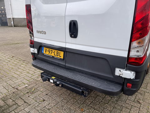 Iveco Daily 35S14V 2.3 410 L4H2 automaat / dubbel cabine 7 persoons / vaste prijs rijklaar € 29.950 ex btw / lease €/ cruise en climate control / trekhaak 3500 kg / euro 6 / bpm vrij